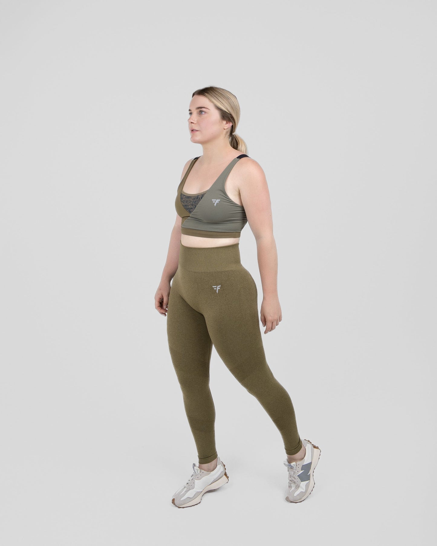 CÒINEACH SPORTS BRA